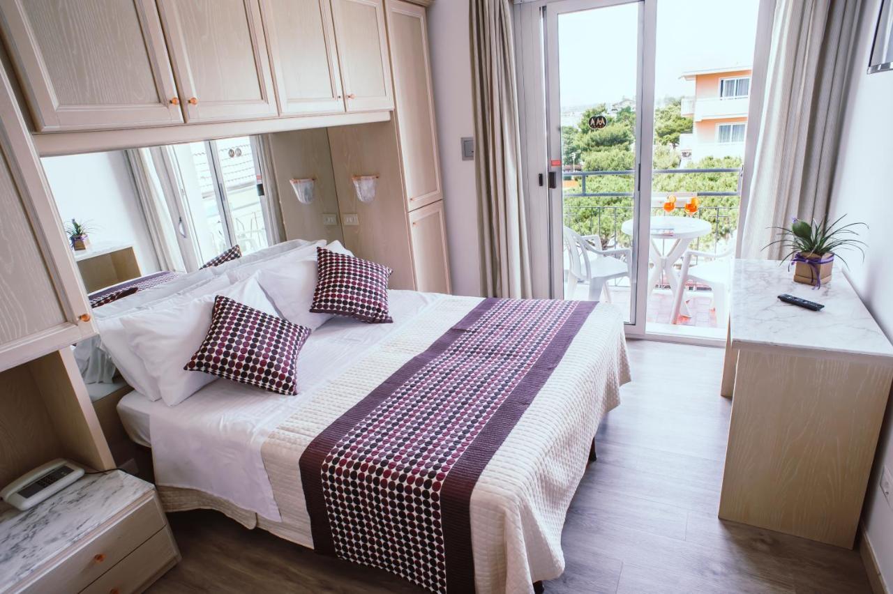 Hotel Margherita Lido di Jesolo Exteriör bild