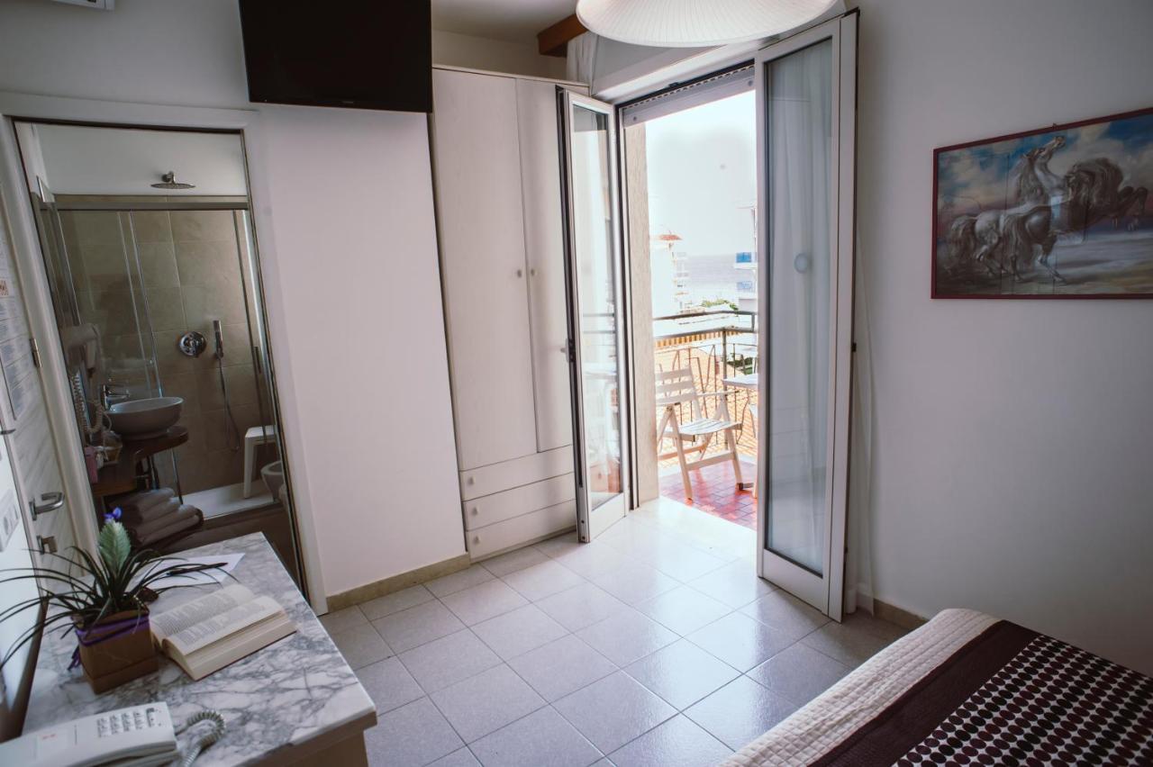 Hotel Margherita Lido di Jesolo Exteriör bild