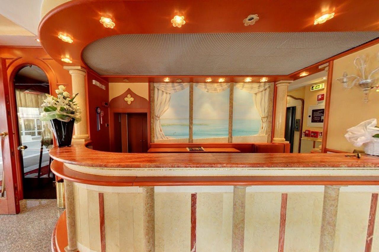 Hotel Margherita Lido di Jesolo Exteriör bild