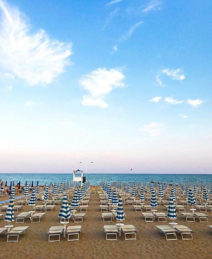 Hotel Margherita Lido di Jesolo Exteriör bild