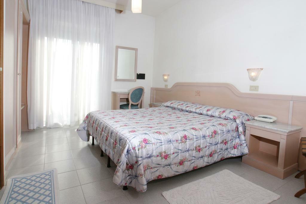 Hotel Margherita Lido di Jesolo Exteriör bild